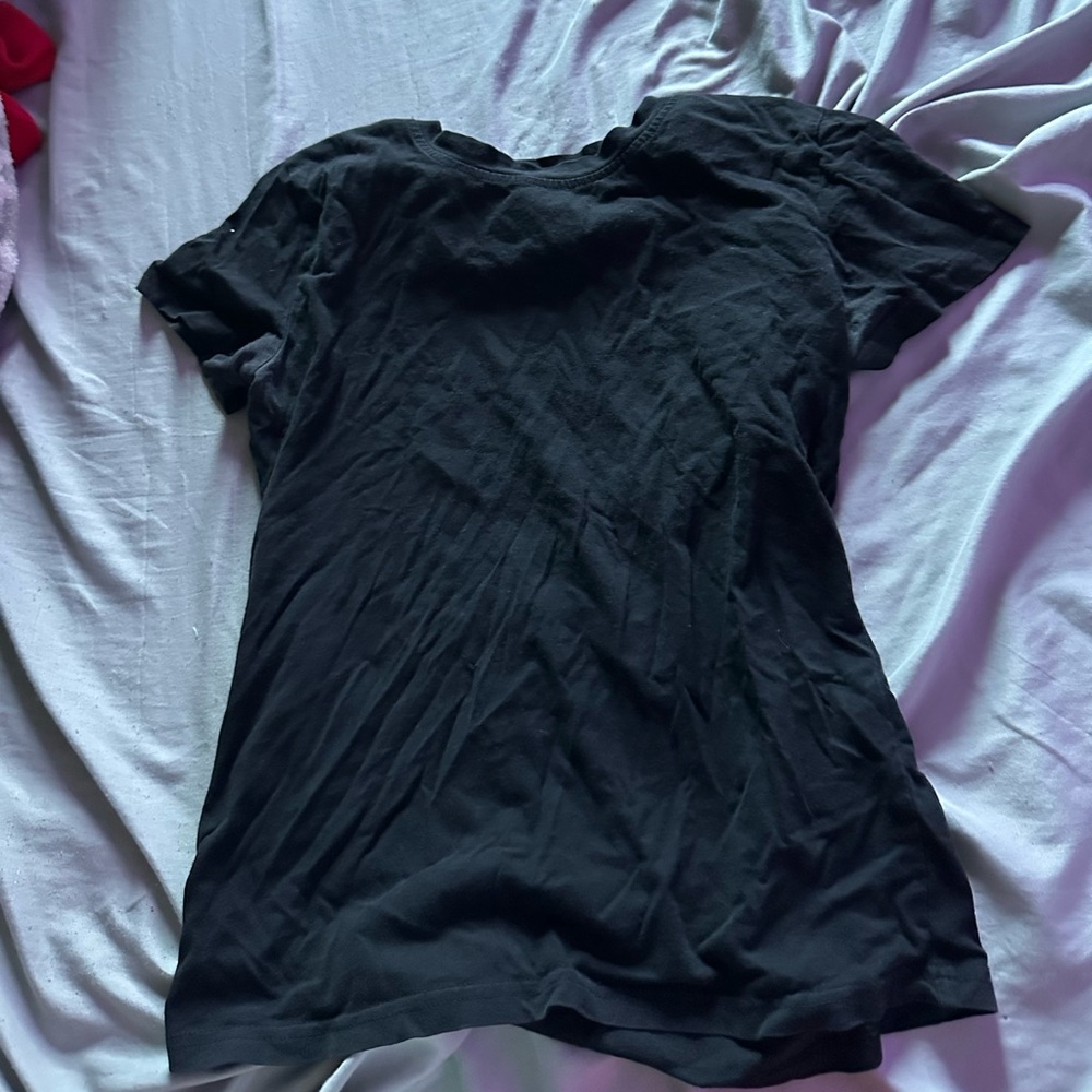 black short sleeve  t shirt
